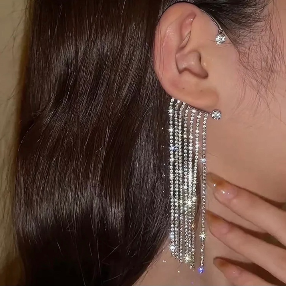 Pair of Rhinestone Tassels Cuff Earrings - Picture 4 of 7
